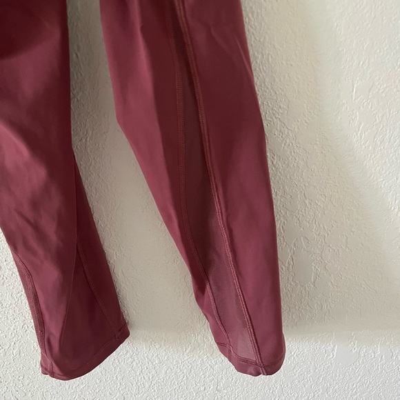 Lululemon Train Times Crop 21” - So Merlot - Picture 7 of 8